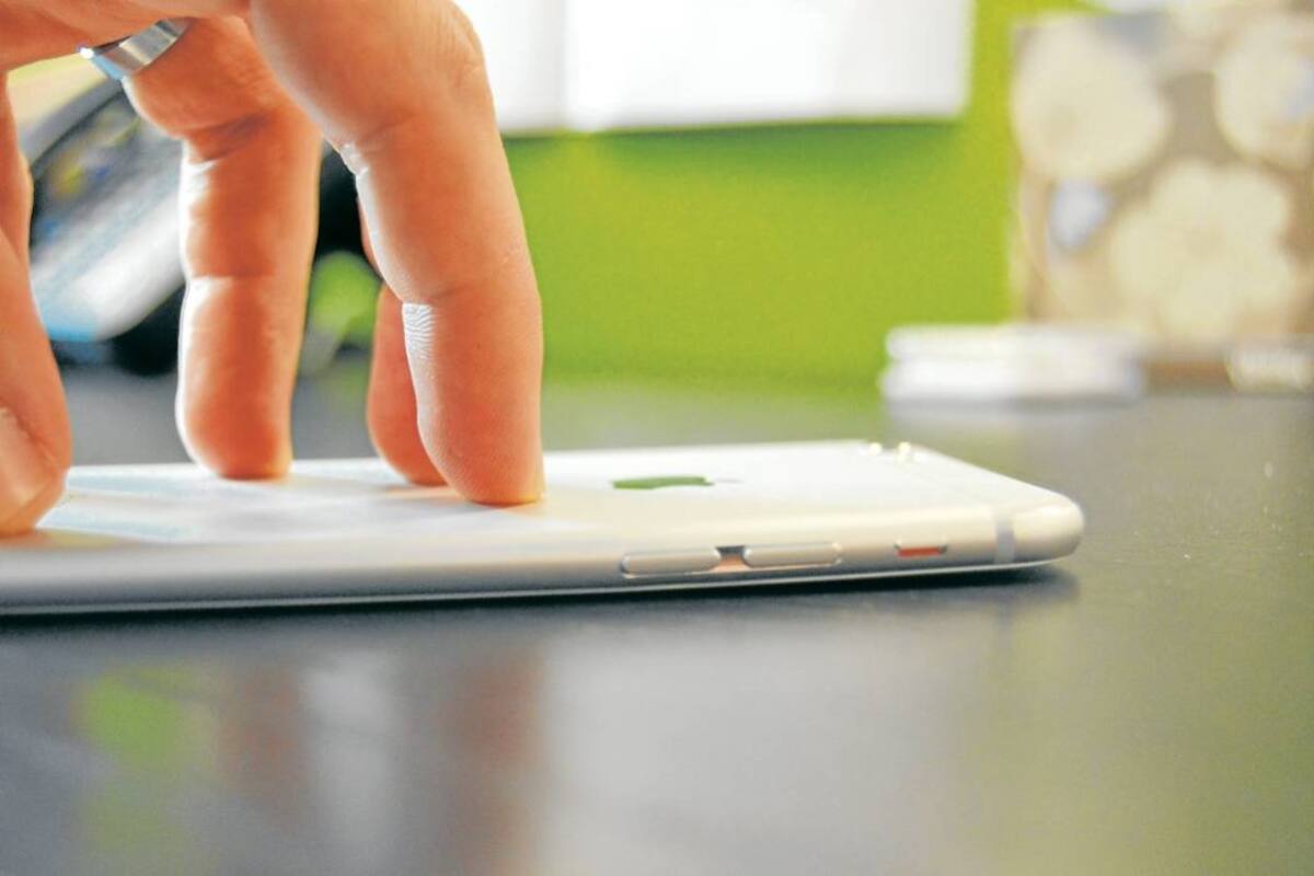 ¿Por qué se dobla el iPhone 6 Plus?