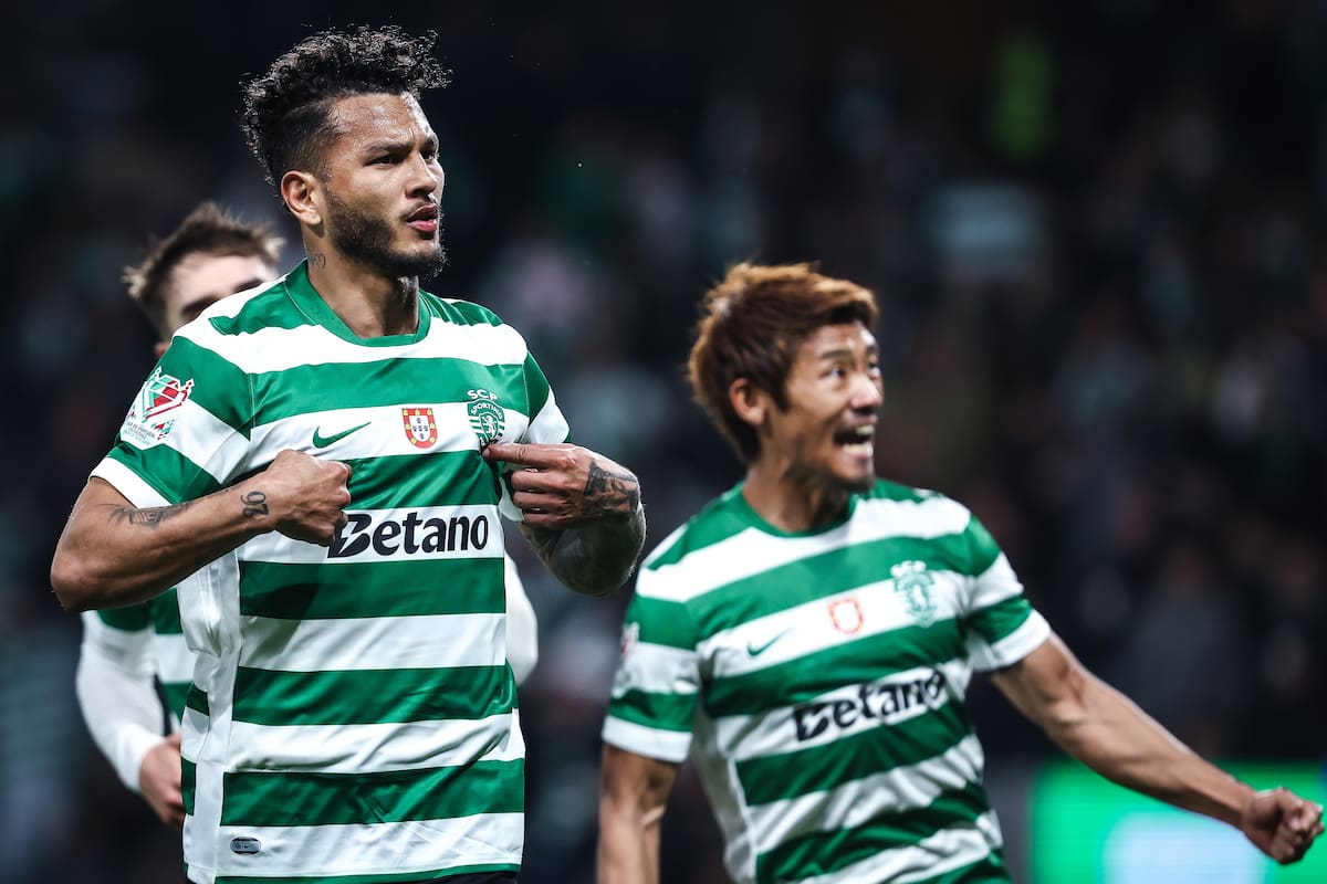 Lisbon (Portugal), 03/03/2026.- Sporting's Luis Suarez (L) celebrates after scoring a goal against FC Porto during the Portugal Cup semi-finals soccer match between Sporting CP and FC Porto in Lisbon, Portugal, 03 March 2026. (Lisboa) EFE/EPA/RODRIGO ANTUNES