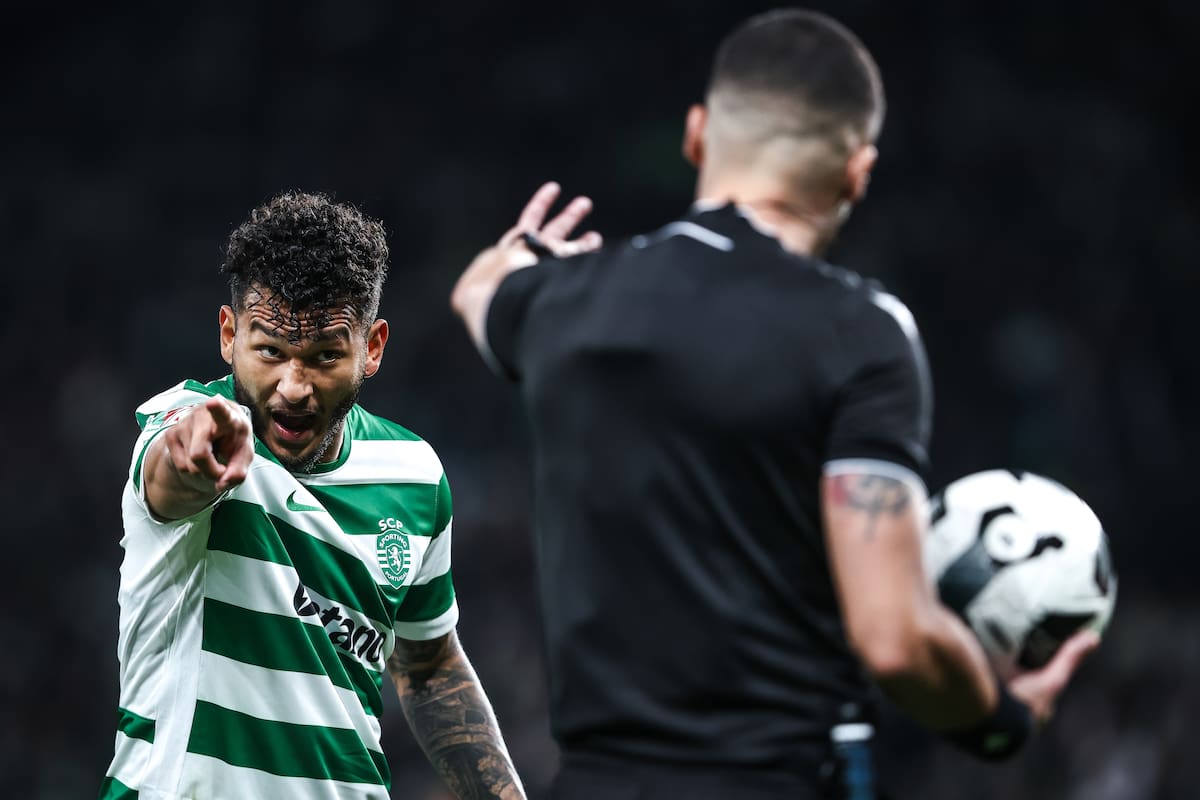 Lisbon (Portugal), 03/03/2026.- Sporting's Luis Suarez argues with the referee during the Portugal Cup semi-finals soccer match between Sporting CP and FC Porto in Lisbon, Portugal, 03 March 2026. (Lisboa) EFE/EPA/RODRIGO ANTUNES