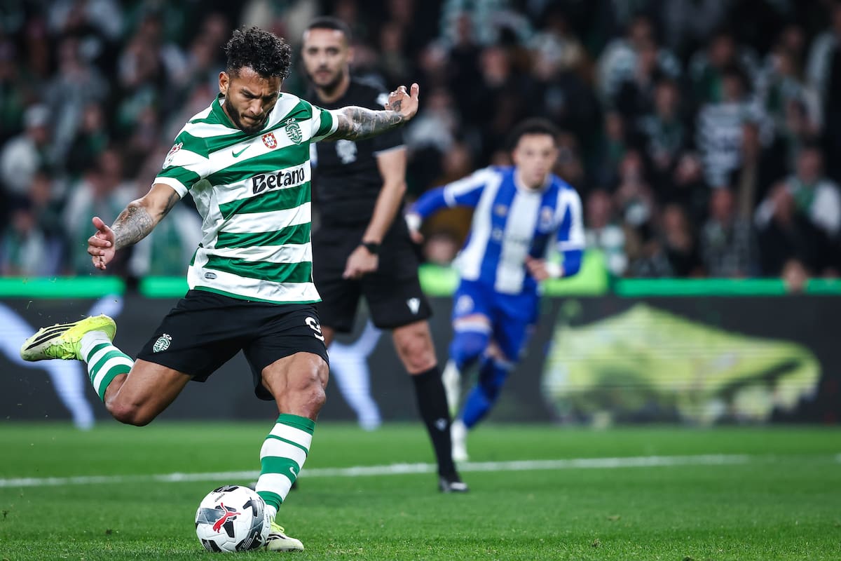 Lisbon (Portugal), 03/03/2026.- Sporting's Luis Suarez scores a goal against FC Porto during the Portugal Cup semi-finals soccer match between Sporting CP and FC Porto in Lisbon, Portugal, 03 March 2026. (Lisboa) EFE/EPA/RODRIGO ANTUNES