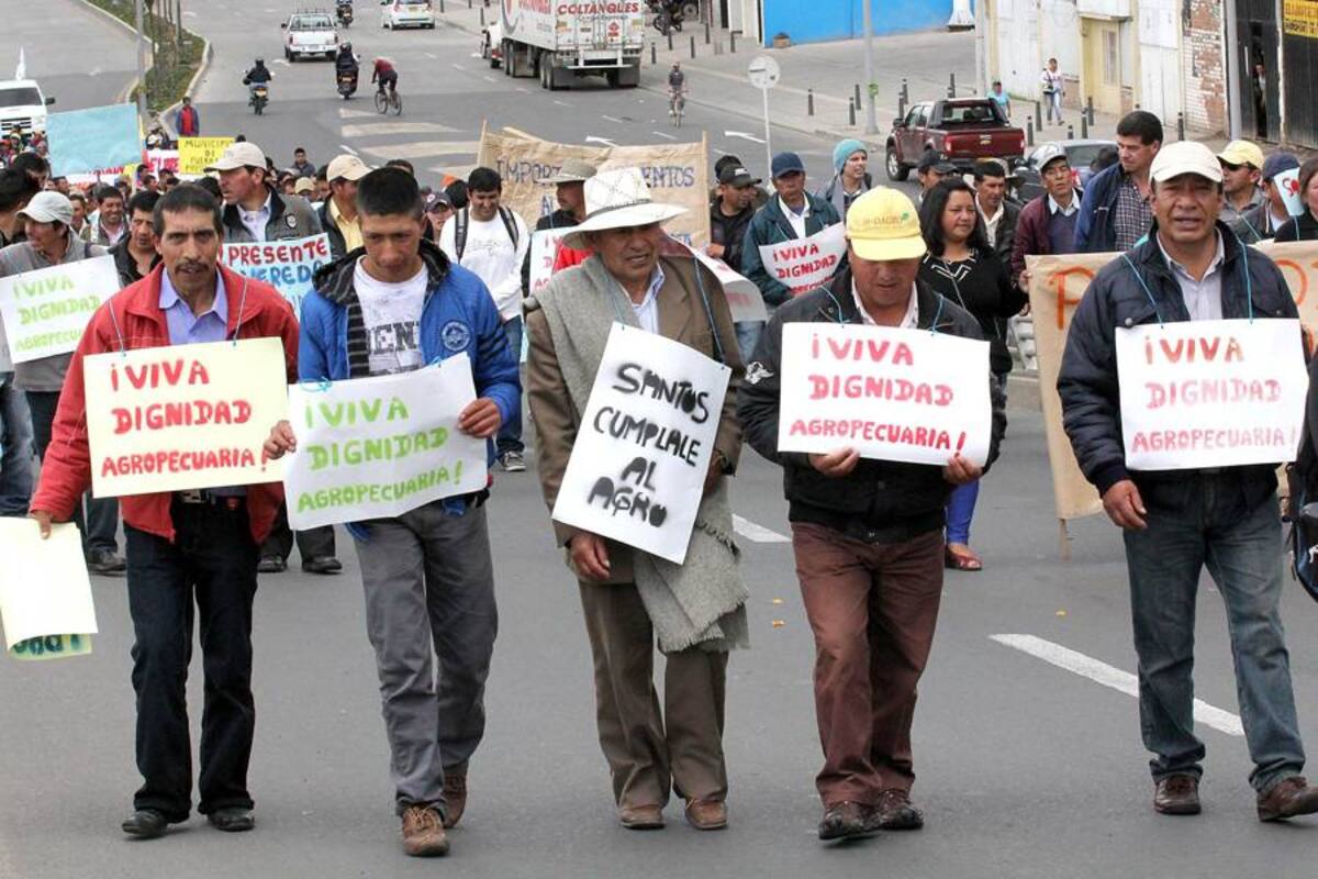 El ministro entregó un balance sobre la situación actual y aseguró que hasta el momento hay 30 concentraciones que se realizan en 19 municipios del país, donde el número de uniformados lesionados asciende a 27 y de capturados a 14. (Foto: Colprensa / VANGUARDIA LIBERAL)