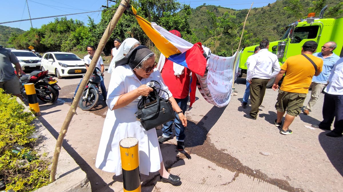 En anteriores ocasiones, tras protestas, se han cerrado vías de acceso al área metropolitana. (Archivo/VANGUARDIA)
