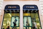 Robo de película: en millonario asalto a fábrica de Prada ladrones huyen con cientos de zapatos de lujo
