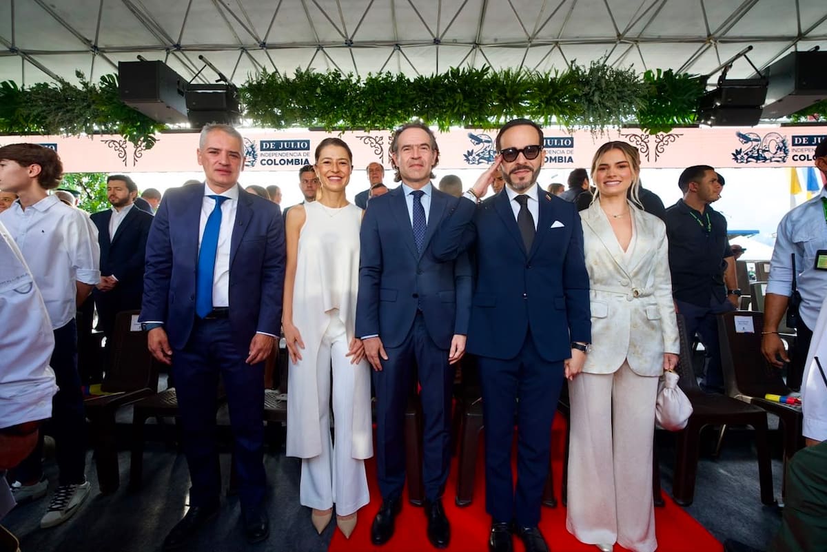 Abelardo de la Espriella (D) confirmó, junto al gobernador de Antioquia, Andrés Julián Rendón (I), y al alcalde de Medellín, Federico Gutiérrez (Centro), los nombres de los funcionarios que quedarán al frente de tres entidades consideradas estratégicas para el inicio de su Gobierno,