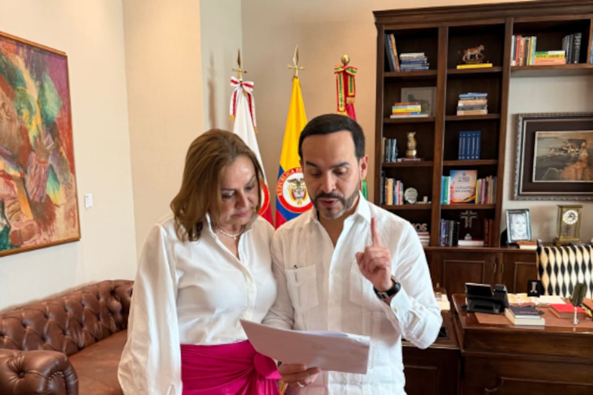Presidente Abelardo de la Espriella pide reversar aumento de la gasolina para octubre. | Foto: Tomado de X, @ABDELAESPRIELLA