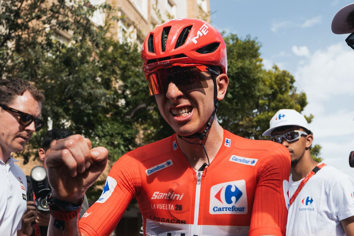 Primer parte médico de Tadej Pogacar tras su dura caída en la Vuelta a España 2026. Foto: LaVuelta