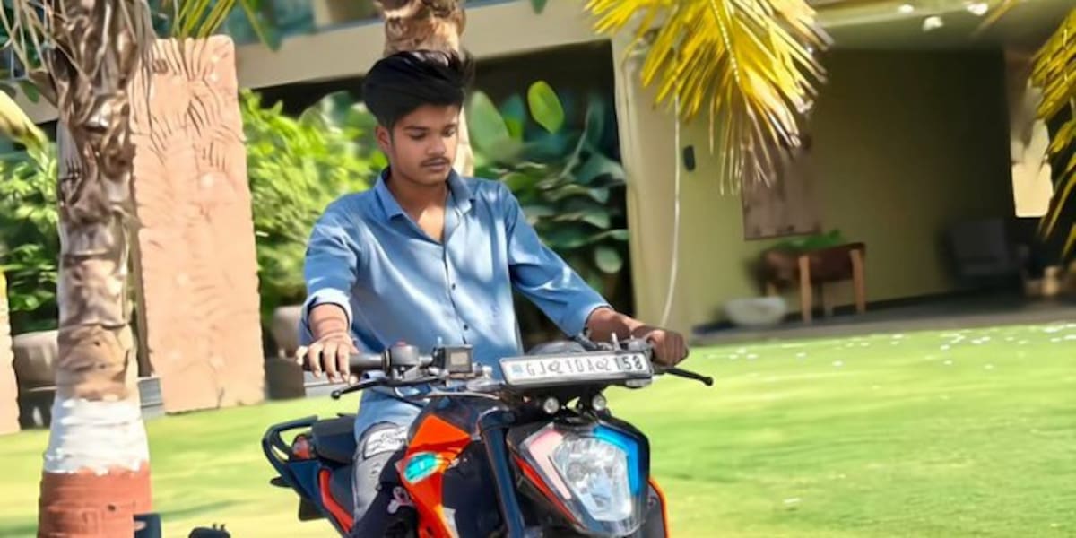 Murió decapitado el influencer Prince Patel, de 18 años, tras chocar con su moto en India.