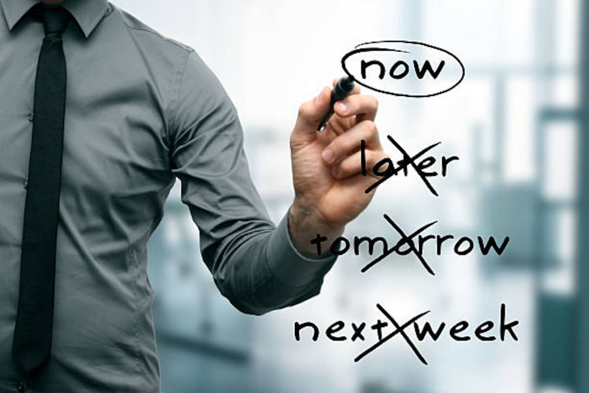 La procrastinación no es un simple sinónimo de pereza, sino un problema de autorregulación y gestión emocional.