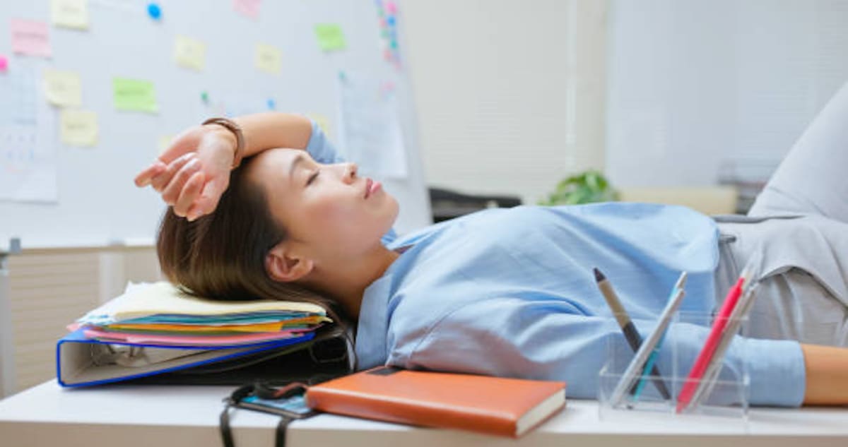 El estrés permanente es una de las consecuencias de procrastinar.