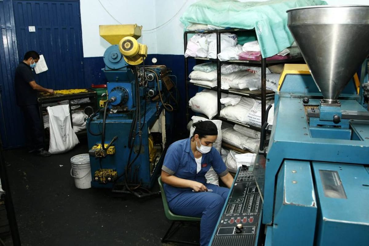 La industria es el sector de la economía que más se ha rezagado en los índices económicos del país en lo que va corrido del año. (Foto: Archivo/ VANGUARDIA LIBERAL)