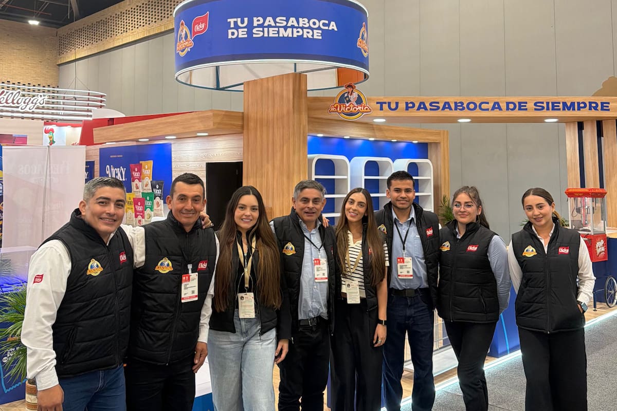 Francisco Sierra, Trade marketing de Productos Vicky; Victoria Ruiz, directora Comercial de Productos Vicky; Julio César Ruiz, CEO de Productos Vicky; María Fernanda Ruiz, directora de Marketing y Exportaciones de Productos Vicky; William Virviescas, Trade marketing de Productos Vicky; Karen Galvis, Trade marketing de Productos Vicky; Milena Gil, Trade marketing de Productos Vicky. Suministrada / VANGUARDIA