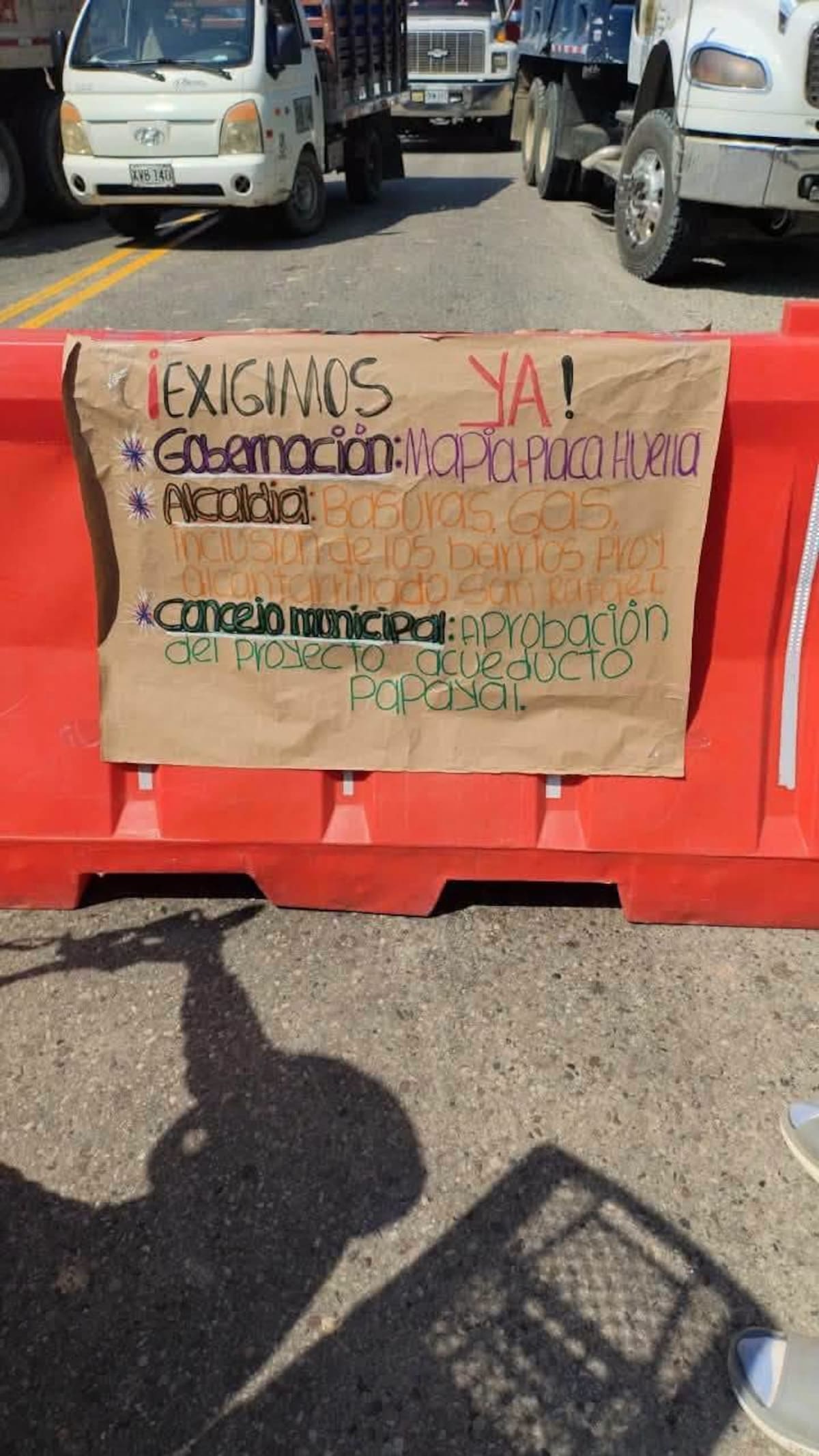 Comunidades del Bajo Rionegro completan nueve días de proytesta y bloqueos en la vía Lizama-San Alberto. Exigen respuestas por parte de la Gobernación de Santander.
Suministrada/vanguardia
