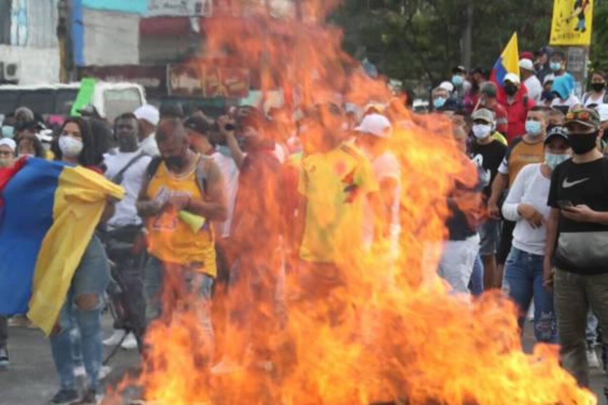 Reportan un muerto en hechos confusos durante desmanes del Paro Nacional en Cali Foto: El País