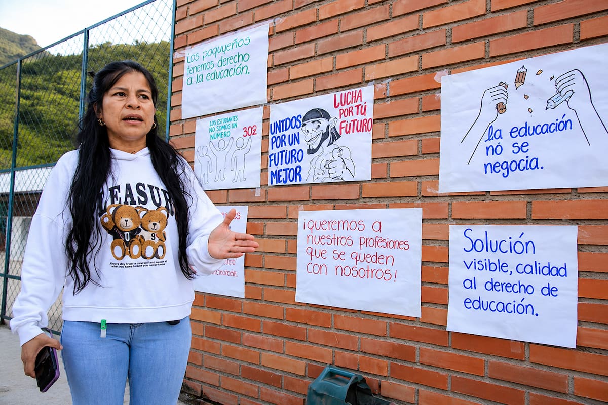 Janet Rocío Tarazona, una de los padres de familia del Instituto Técnico Agrícola Rafel Ortiz González del municipio de Santa Barbara también protestó por el retiro de tres docentes del plantel, por falta de estudiantes. Foto: Redes sociales.