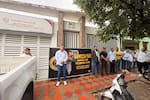 Escoltas se encadenan en sede de la UNP en Barrancabermeja: denuncian presuntas irregularidades laborales