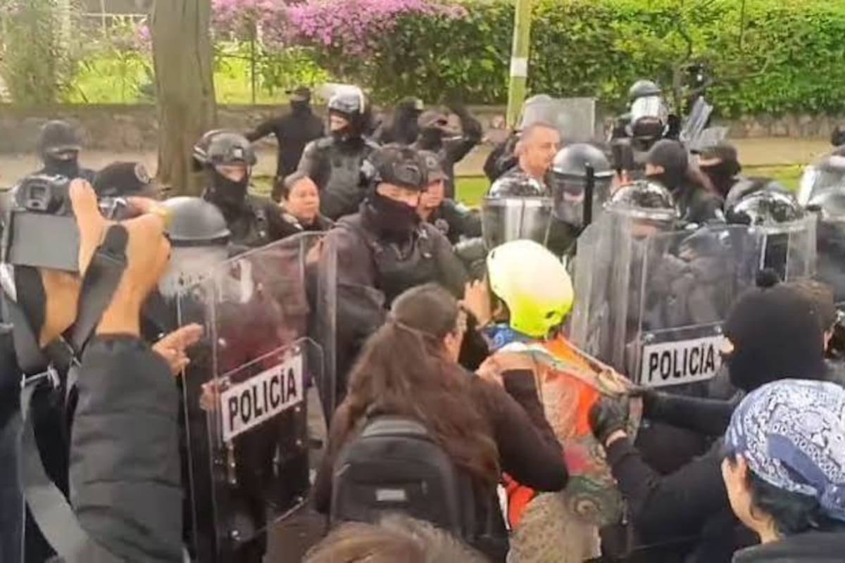 Una manifestación por el agua contaminada en Guadalajara (oeste de México) terminó este domingo con al menos nueve personas detenidas, cuatro con paradero desconocido y decenas heridos, entre ellos representantes de la prensa.