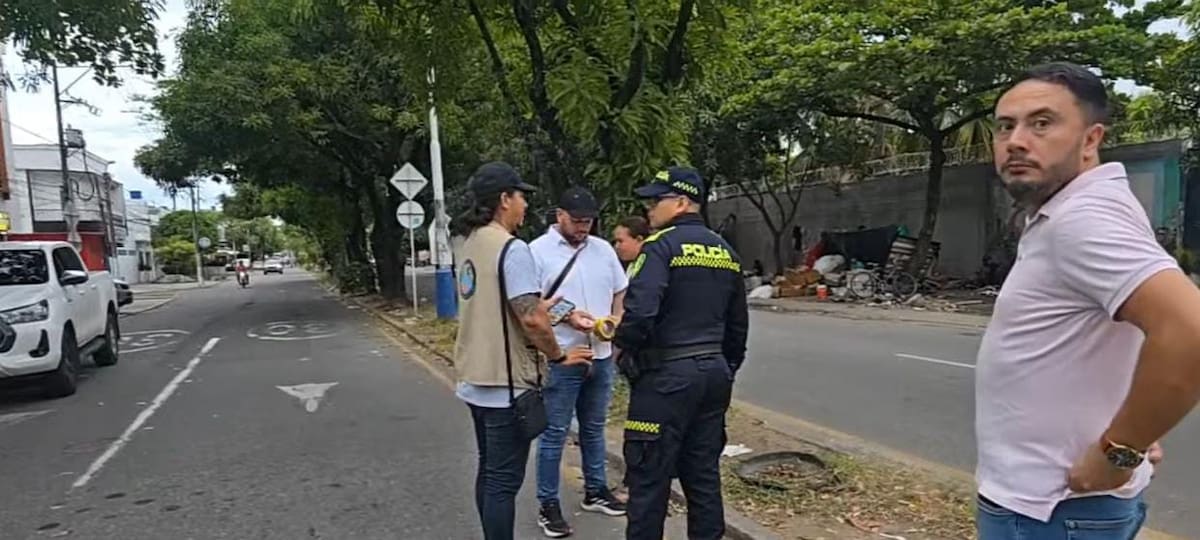 Comerciantes, residentes y padres de familia bloquearon la avenida 36 para exigir mayor seguridad y una intervención integral frente a la presencia de habitantes de calle en este sector de Barrancabermeja.
Suministrada/Vanguardia