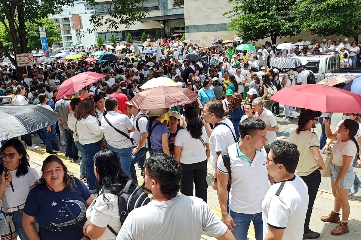 Protesta masiva de maestros en Floridablanca: se cumple el tercer día de paro en Santander