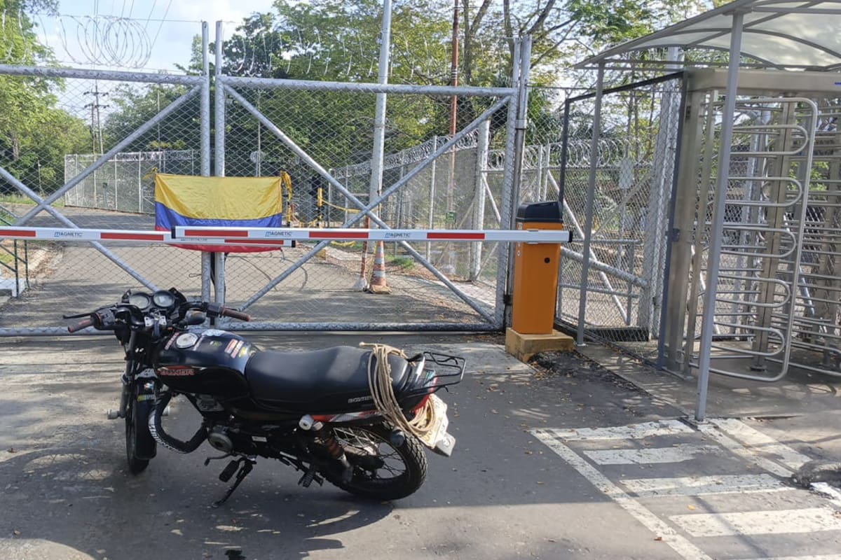 Habitantes del corregimiento El Centro mantienen protestas por presuntas afectaciones atribuidas a un pozo petrolero cercano a sus viviendas.
Suministrada/Vanguardia