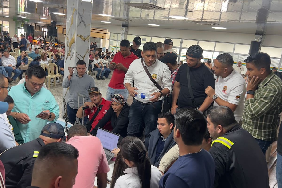 Comunidades y trabajadores del corregimiento El Centro levantaron el bloqueo tras alcanzar un acuerdo con Ecopetrol que garantiza la continuidad operativa en el campo La Cira Infantas.
Suministrada/Vanguardia