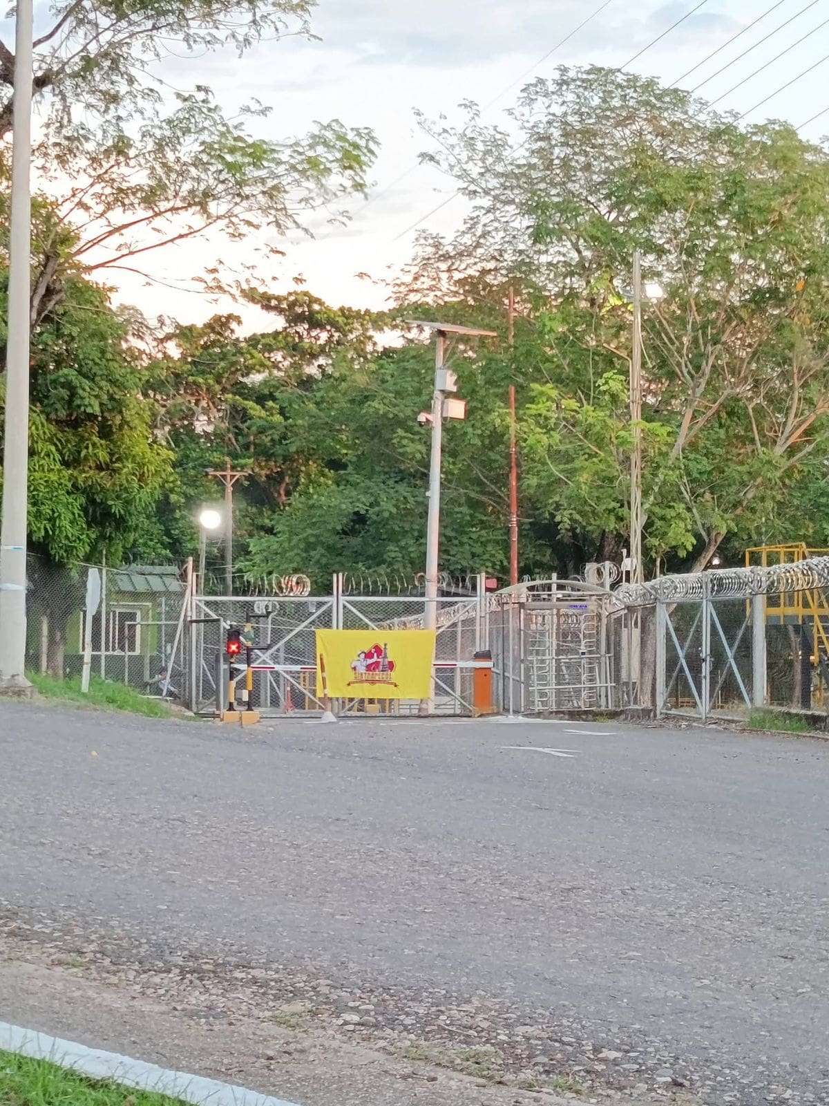 Durante 48 horas comunidades del corregimiento El Centro protestaron para exigir a Ecopetrol que mantenga la inversión en el campo petrolero La Cira Infantas.
Suministrada/Vanguardia