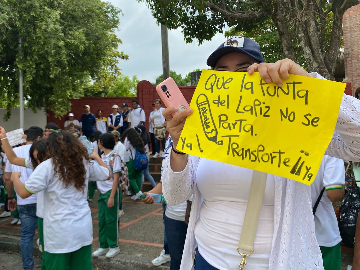 Los educadores se concentrarán en las afueras de la Alcaldía de Barrancabermeja para exigir que se cumpla con la canasta básica educativa.
Suministrada/Archivo/Vanguardia
