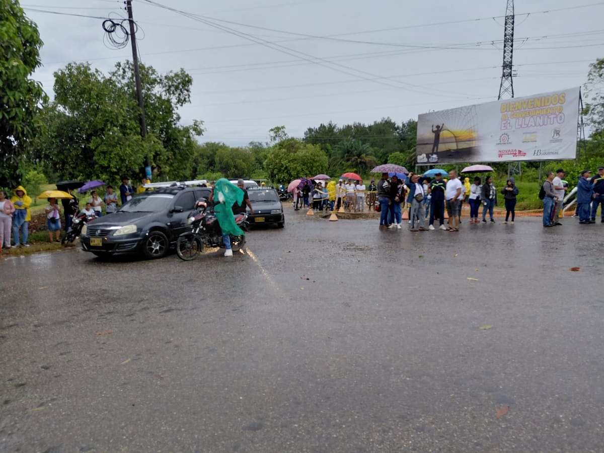 Integrantes de organizaciones sociales y comunitarias se concentraron en el sector conocido como ‘El Cruce’ en el corregimiento El Llanito para exigir a las autoridades mayor control e investigaciones para frenar el delito de extorsión.
Suministrada/Vanguardia