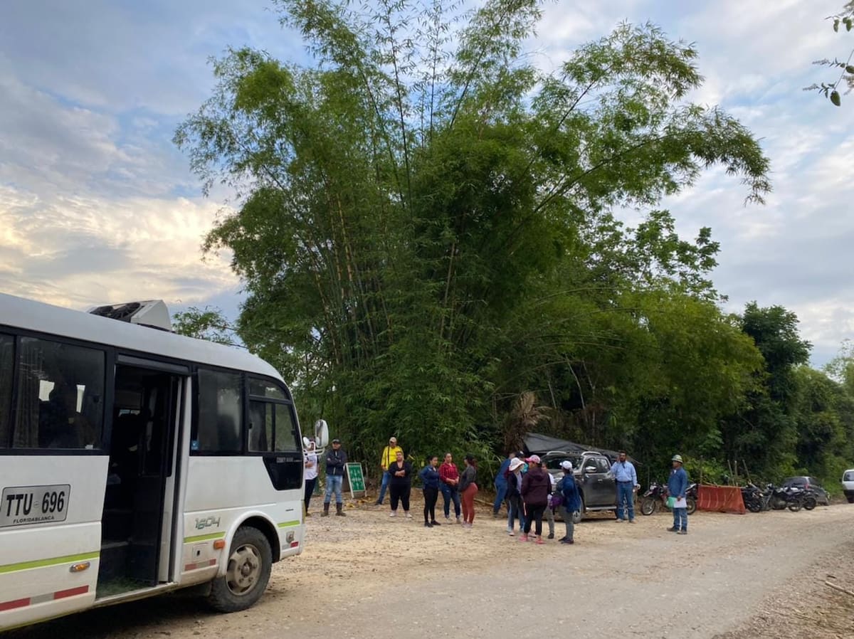 Líderes de Sabana de Torres vienen adelantando una serie de protestas para exigir que se priorice la mano de obra local en los proyectos petroleros (Suministradas / VANGUARDIA)