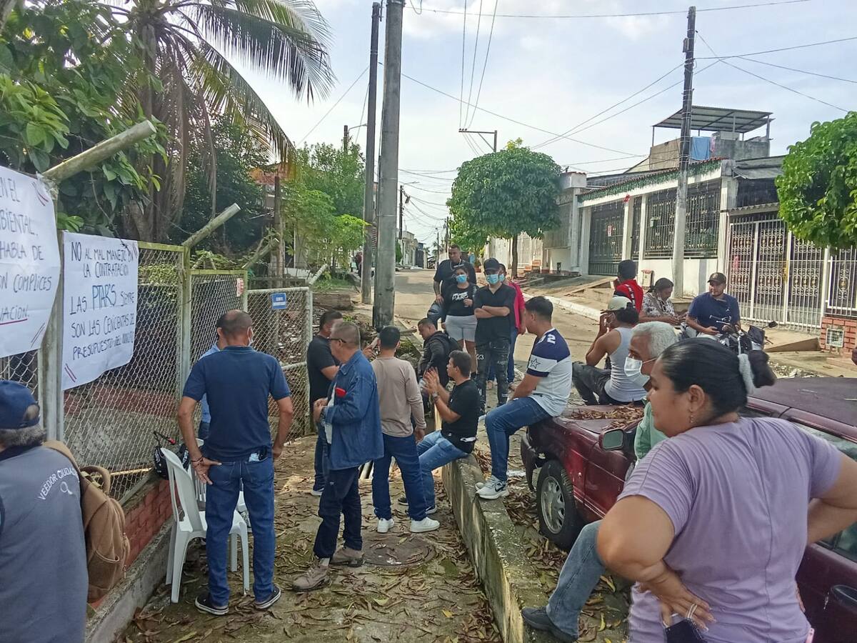 : Comunidades protestan por la falta de operación de 24 Mini Ptar en Barrancabermeja.
Suministrada/Vanguardia