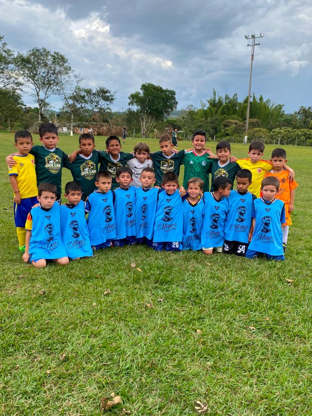 82 niños, niñas y jóvenes entre los 5 y los 19 años hacen parte del proyecto.