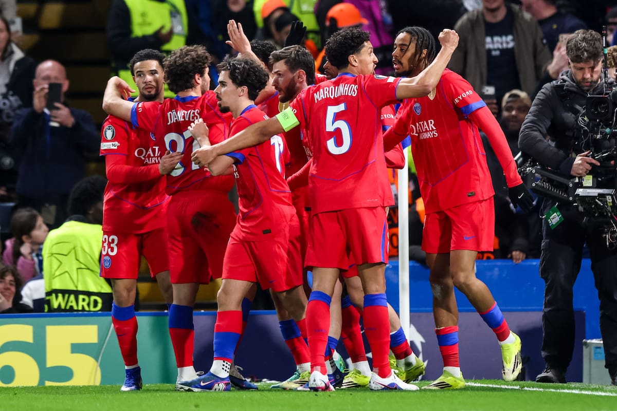 PSG celebra su pase a cuartos – El equipo francés se impuso al Chelsea y avanzó a la siguiente ronda de la Liga de Campeones.EFE: ANDY RAIN