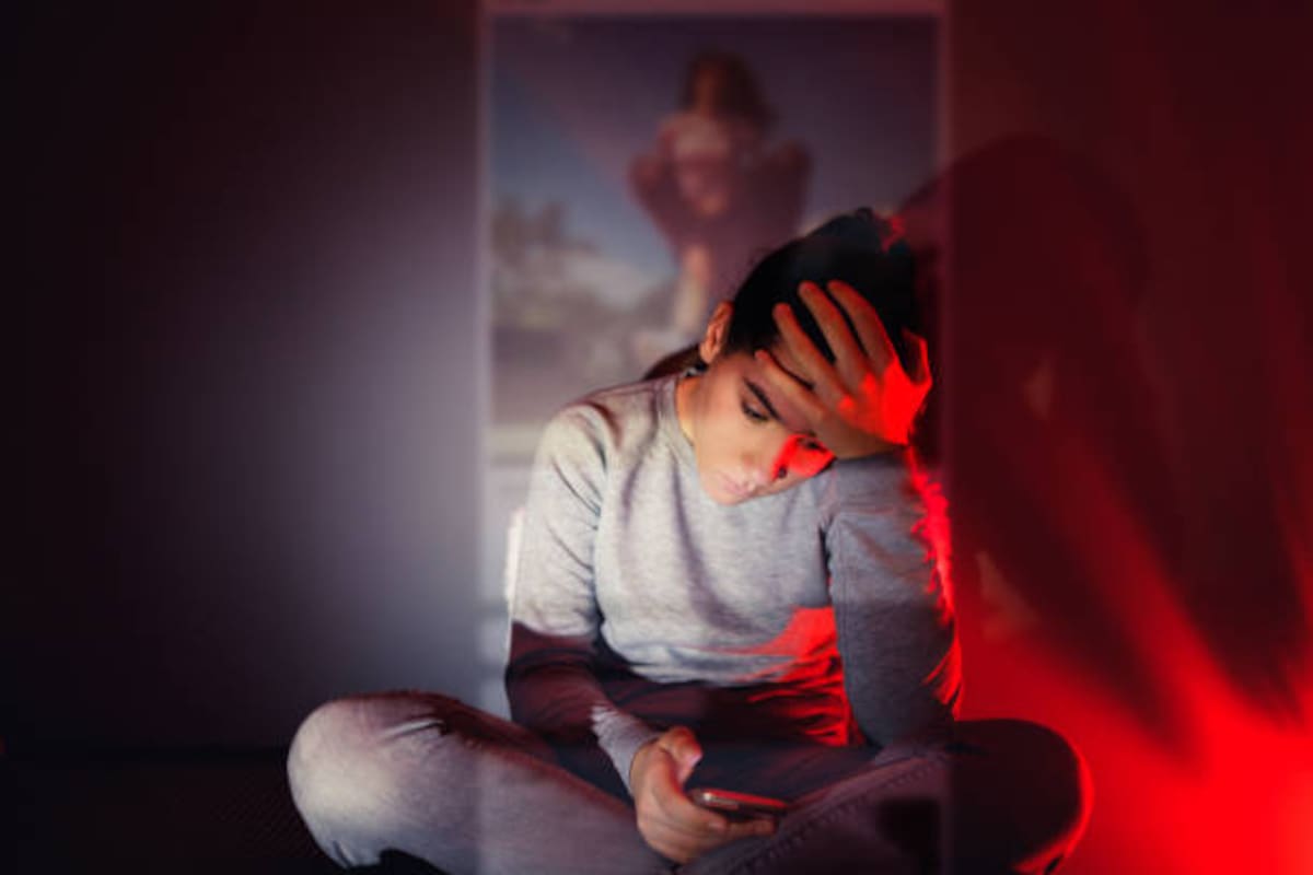 . Según la psicología, quienes no publican contenido suelen tener menor necesidad de validación externa y un uso más consciente de las plataformas digitales. Foto: referencia Istock.