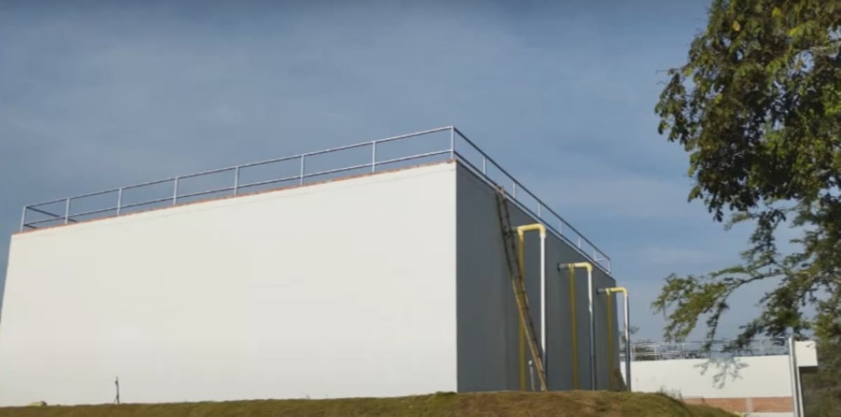 La PTAR de Curití es una de las obras de infraestructura de aguas más importantes de la región porque descontaminaría la quebrada desde donde se abastecen acueductos como el de San Gil.
