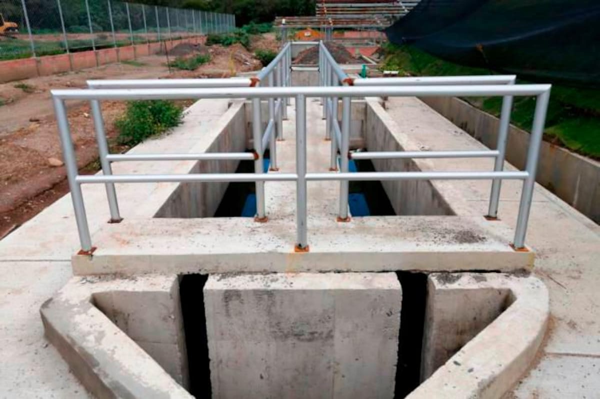 La PTAR de Curití es una de las obras de infraestructura de aguas más importantes de la región porque descontaminaría la quebrada desde donde se abastecen acueductos como el de San Gil.