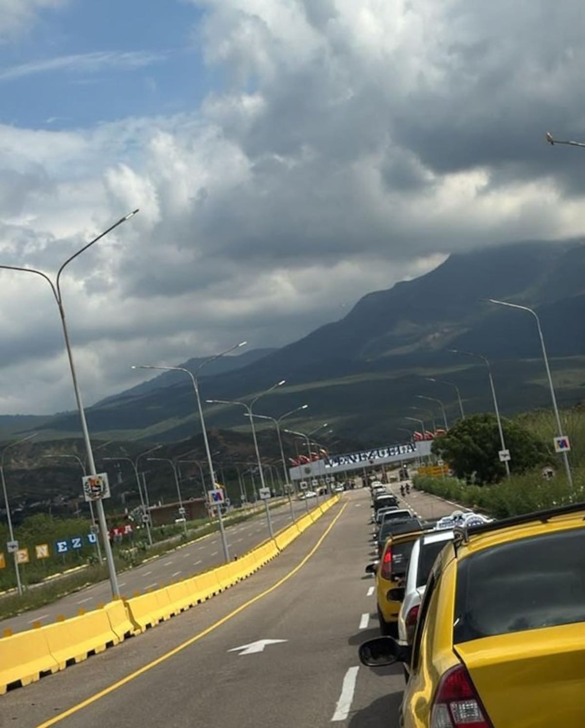 El encuentro entre Gustavo Petro y Delcy Rodríguez será este viernes en el puente Atanasio Girardot. Se reactiva el diálogo de alto nivel para estabilizar la economía y la seguridad en la frontera.