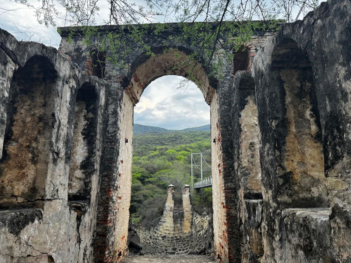 Bases del Puente de Lengerke. (Juan Diego Márquez / VANGUARDIA)