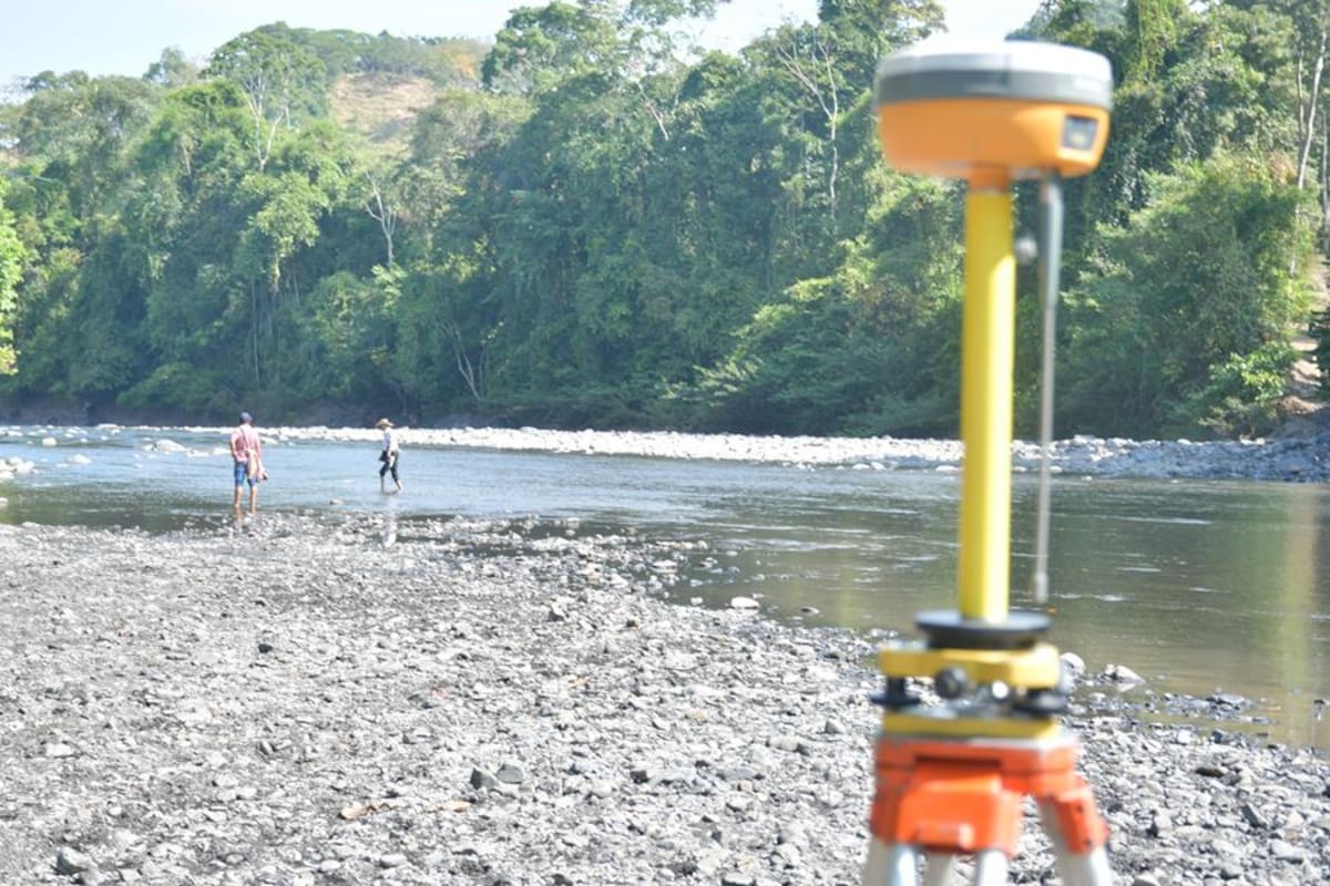Proceso de construcción e inauguración del puente sobre el río Quiratá.