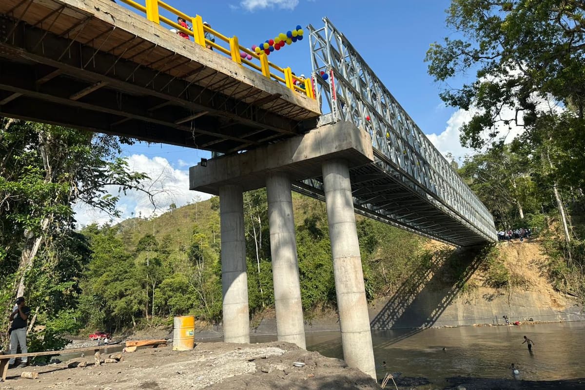 El puente tiene una extensión de 64 metros.