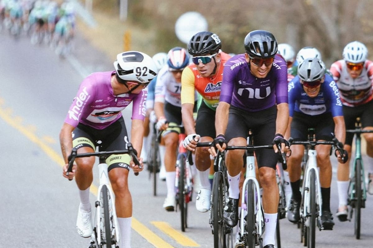 ¿Quién ganó la Vuelta a Colombia 2026? El terremoto obligó a cancelar la carrera y así quedó el podio. Foto: Fedeciclismo/Anderson Bonilla