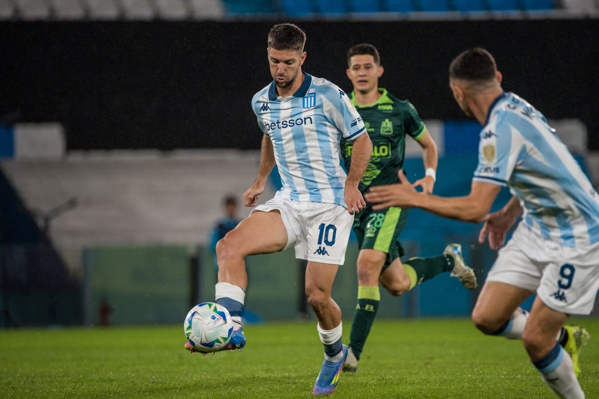Racing de Avellaneda llegó a Bucaramanga para enfrentar al equipo 'Leopardo' por la cuarta fecha del Grupo E de la Copa Libertadores. Foto: Racing.