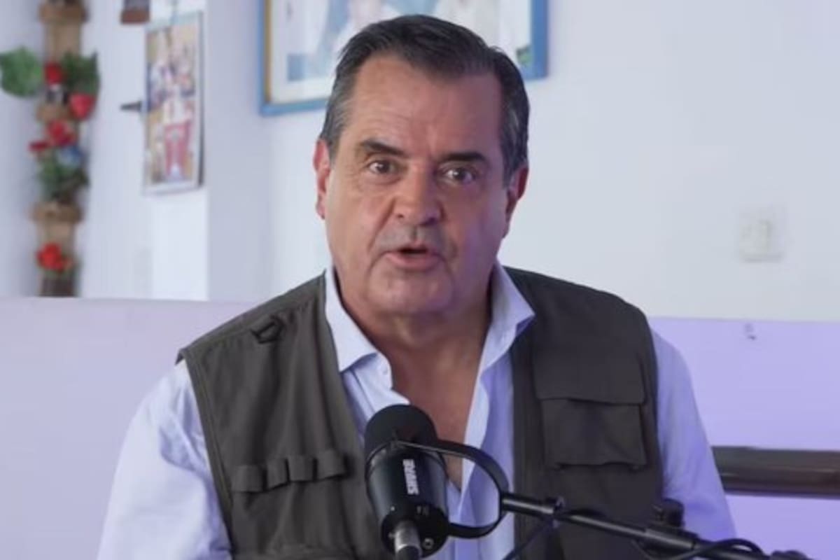 Rafael Poveda es un periodista que en su podcast relata historias de true crime.