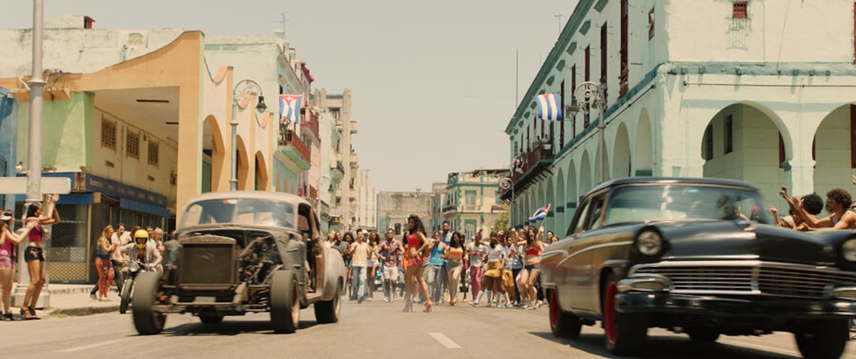 Un imperio de 7.000 millones de dólares: La saga evolucionó hacia el cine de espionaje incorporando a estrellas como Charlize Theron, Dwayne Johnson y Jason Momoa. La franquicia cerrará su ciclo en 2028 con 'Fast Forever'.