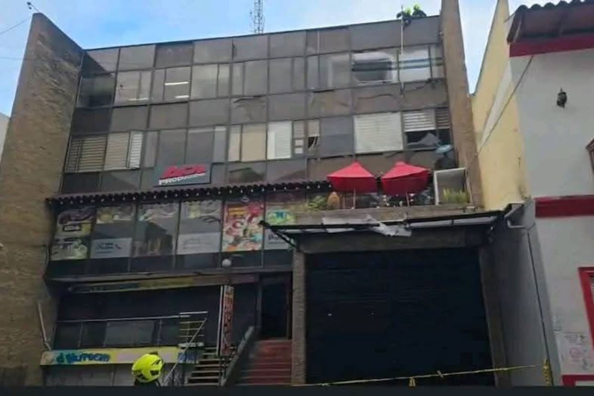 Sede de RCN Radio en Pasto sufrió ataque con explosivo.
Foto: A.P.I.