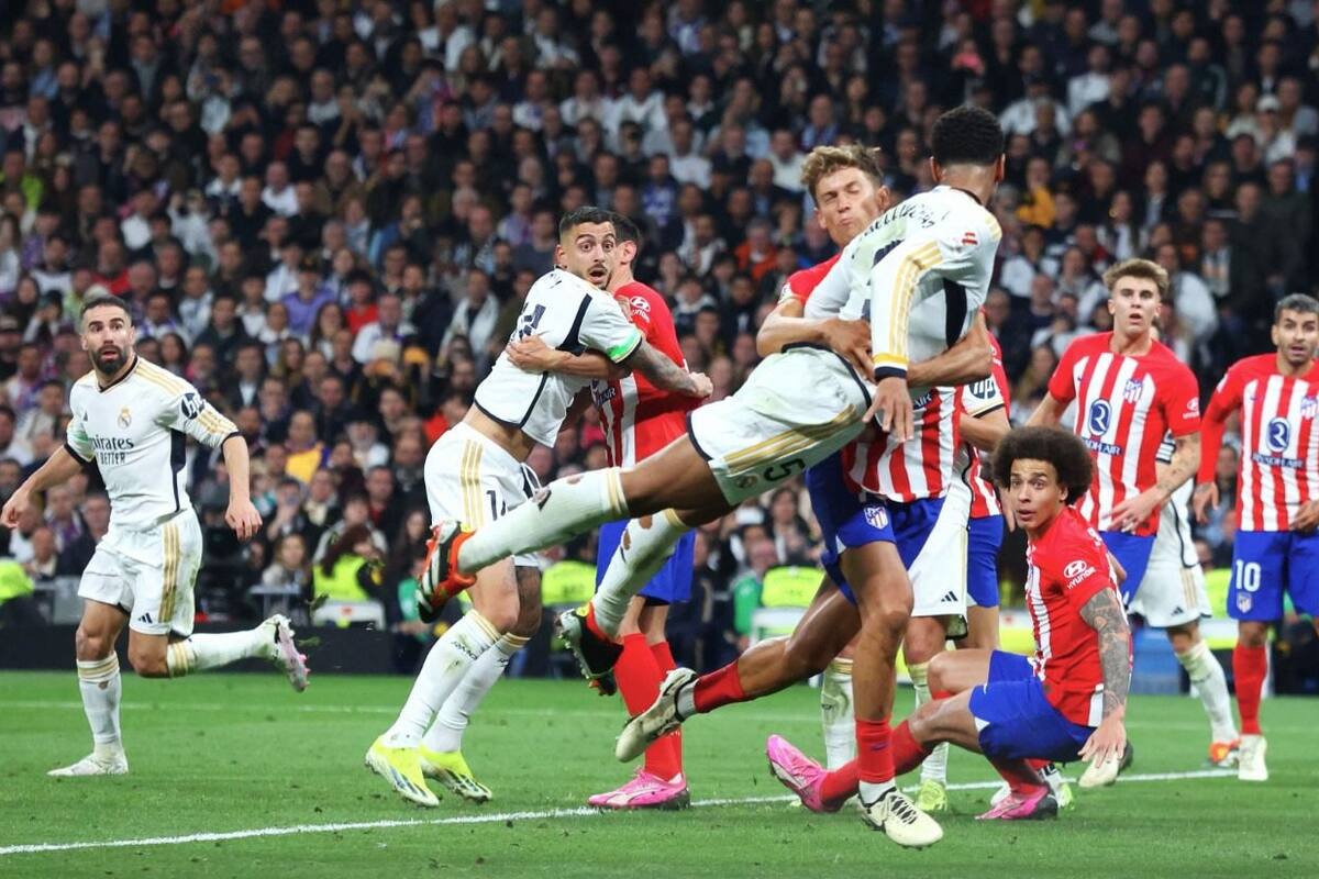 Real Madrid y Atlético de Madrid se enfrentan en el partido de ida de los octavos de final de la UEFA Champions League. Foto: Sebastián Remolina.