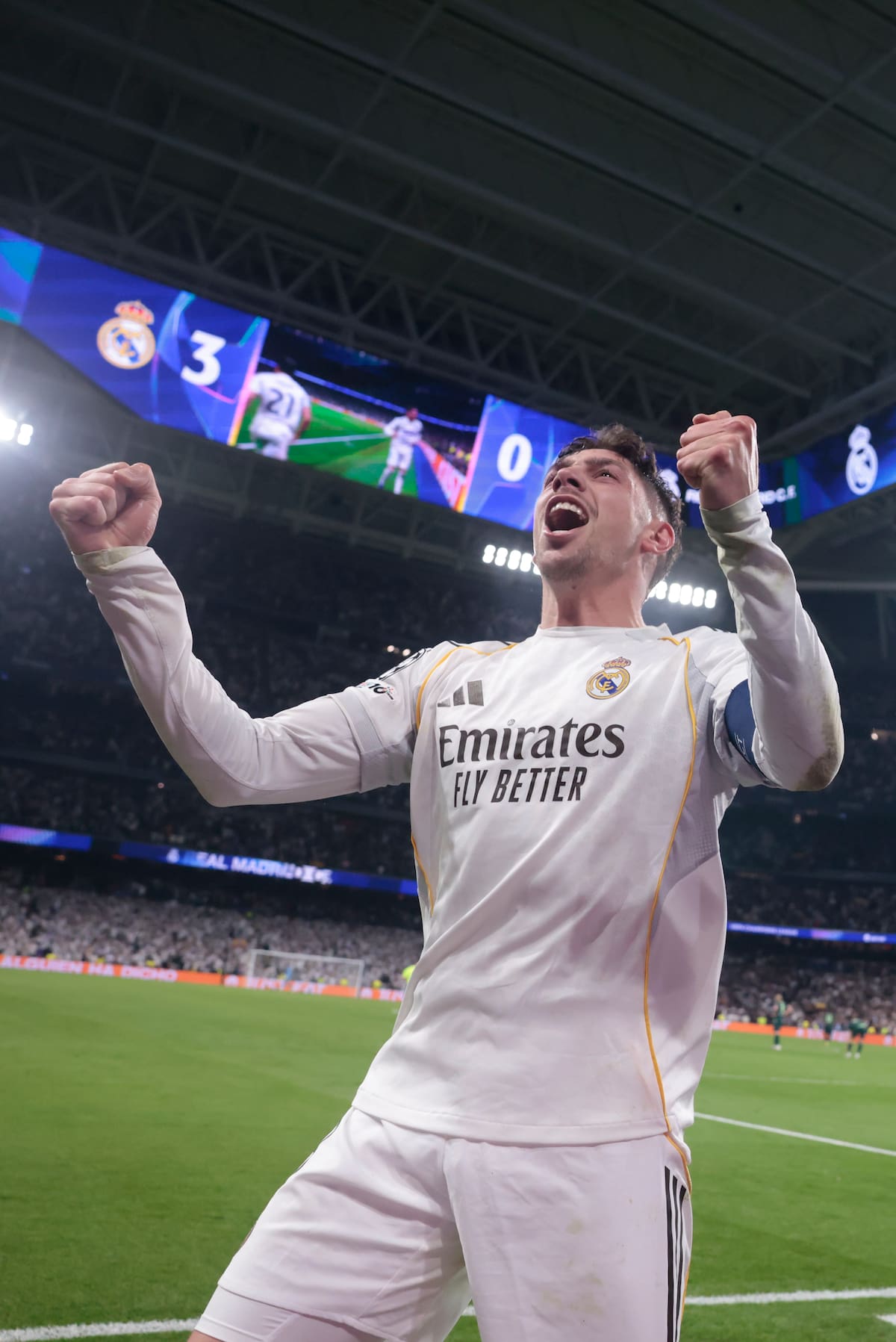 MADRID, 11/03/2026.- El centrocampista uruguayo del Real Madrid Fede Valverde celebra su tercer gol durante el encuentro correspondiente a la ida de los octavos de final de la Liga de Campeones que Real Madrid y Manchester City disputan este miércoles en el estadio Santiago Bernabéu, en Madrid. EFE/ Juanjo Martín
