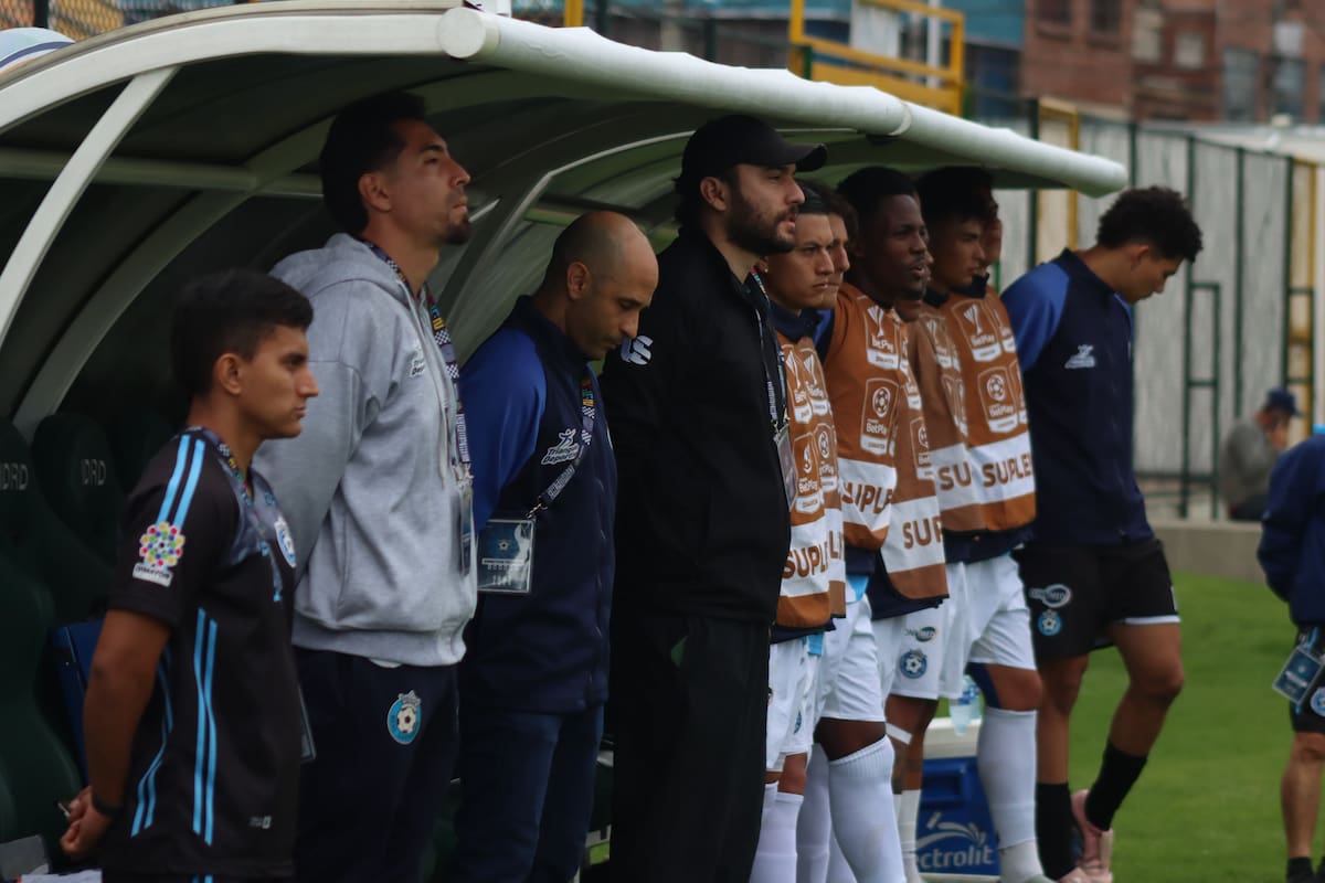 Real Santander quedó eliminado del Torneo BetPlay después de igualar 1-1 de visitante ante Bogotá FC, en un compromiso donde jugó la mayor parte del compromiso con un jugador más. Foto: Real Santander.