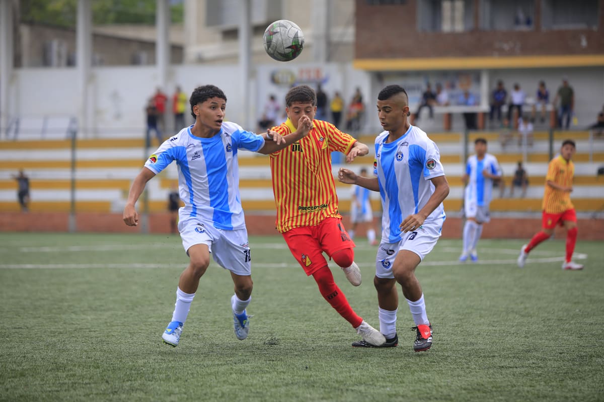 Real Santander Sub-15 pegó primero y tomó ventaja en la Fase IV del Torneo Nacional. Foto: Jaime Moreno