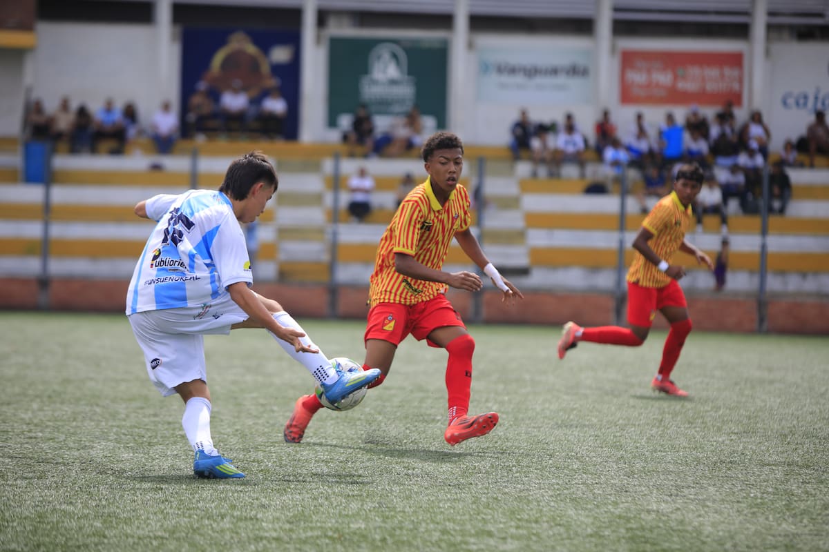 Real Santander Sub-15 pegó primero y tomó ventaja en la Fase IV del Torneo Nacional. Foto: Jaime Moreno