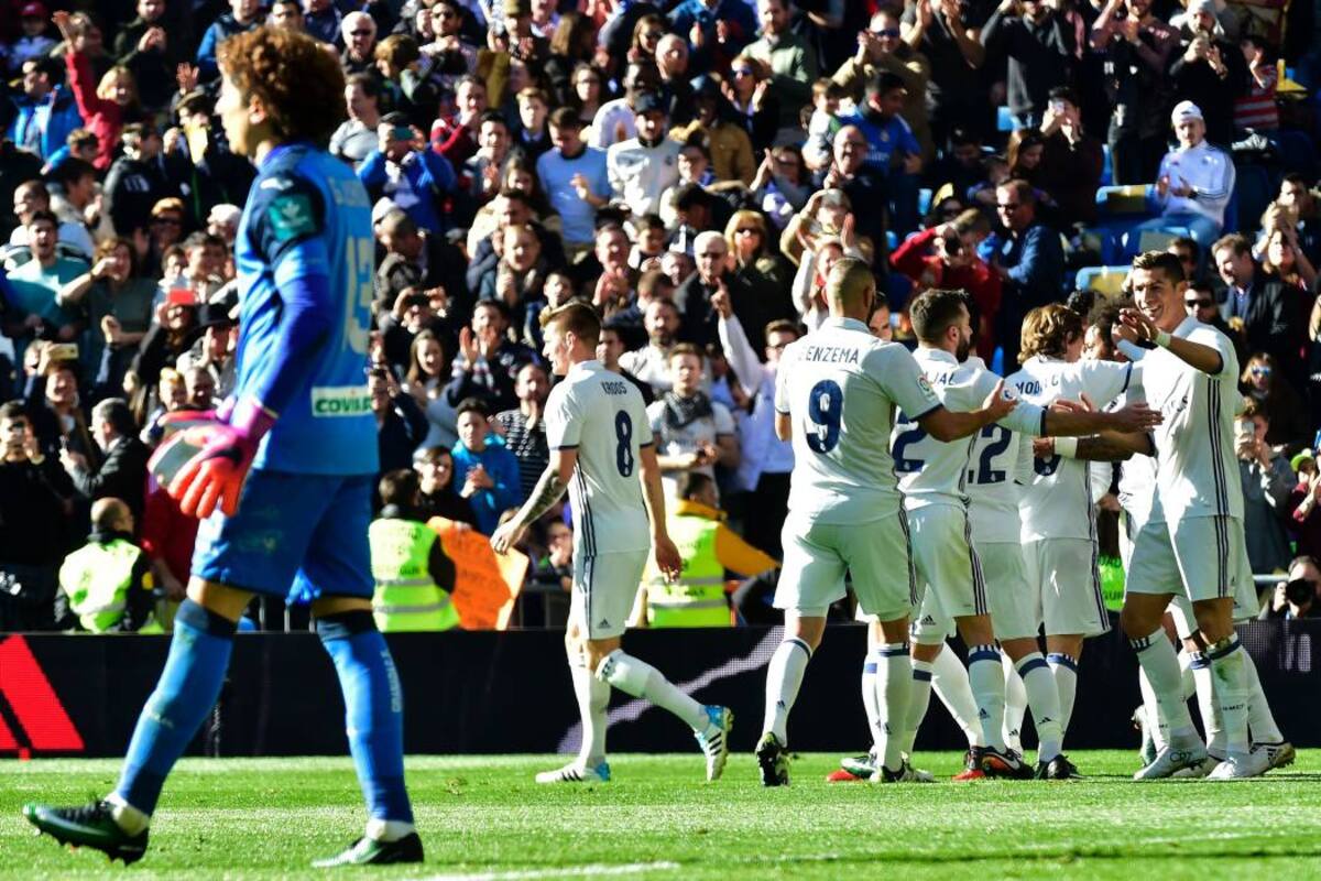 Real Madrid goleó ayer 5-0 al Granada, y no sólo se afianzó en el liderato de la Liga de España, sino que igualó el récord del Barcelona de 39 partidos sin perder y tiene a tiro la marca de la Juventus, que suma 43 juegos seguidos sin conocer la derrota. (Foto: AFP / VANGUARDIA LIBERAL)