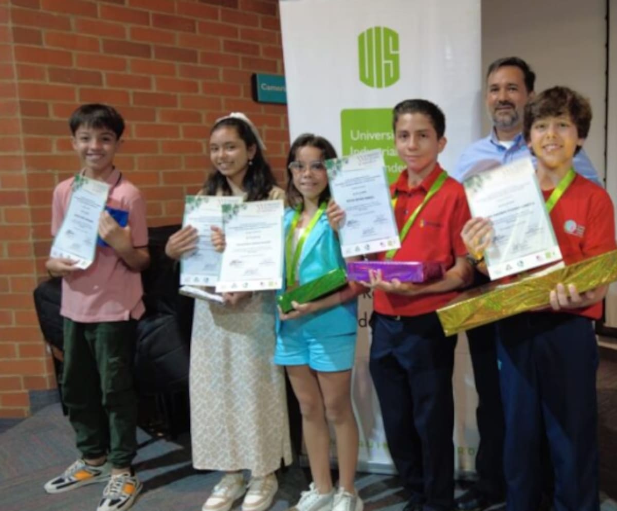 Algunos de los finalistas del certamen.